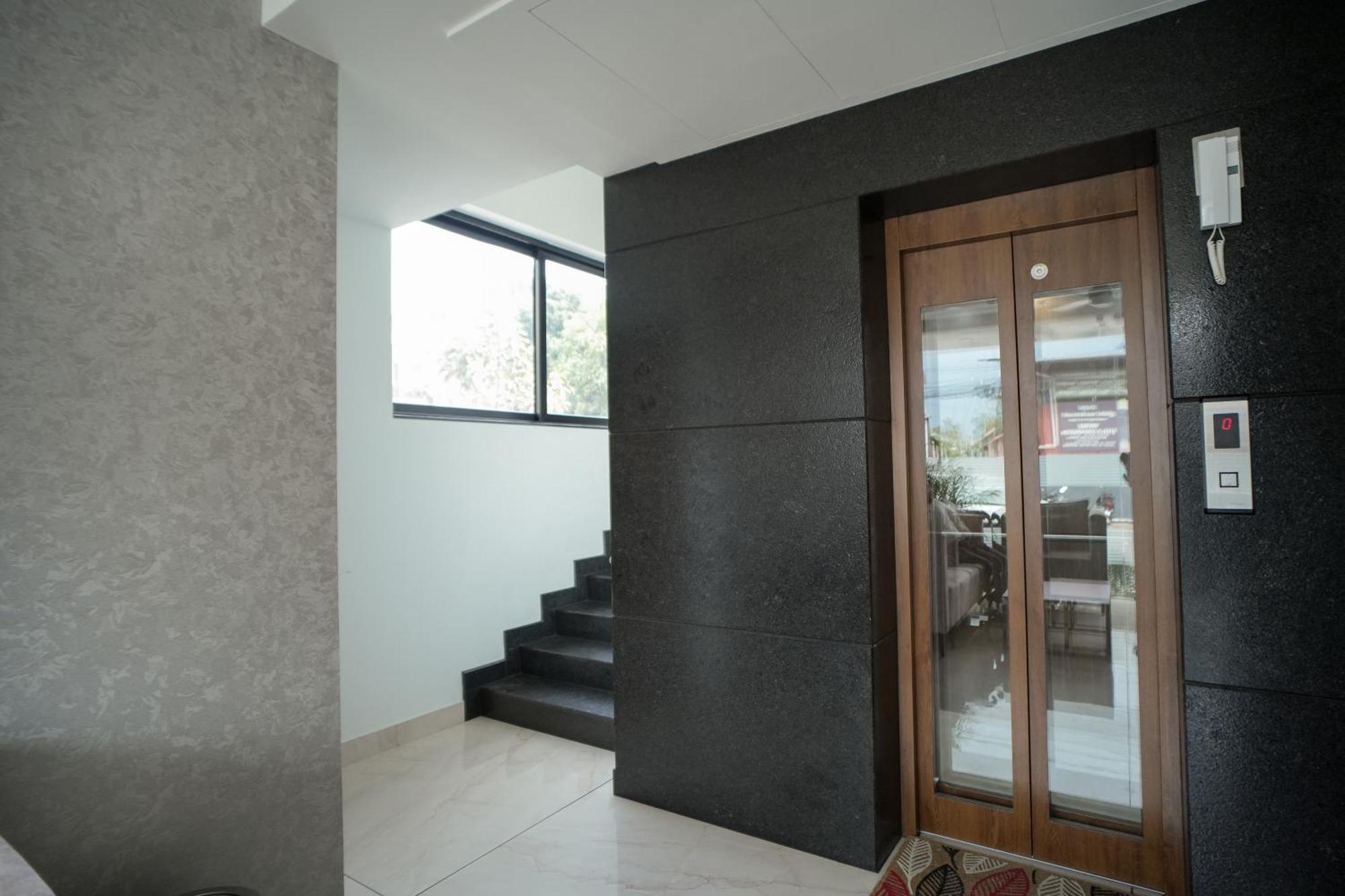 Sulu Residency Hotell Kochi Exteriör bild